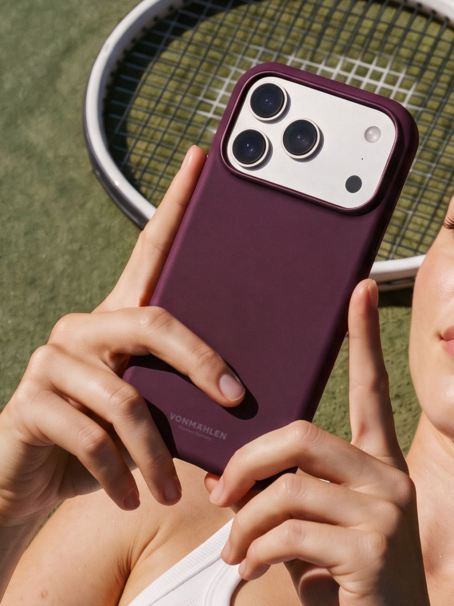 Vonmaehlen Soft Silicone Case for iPhone 18 Pro - Burgundy