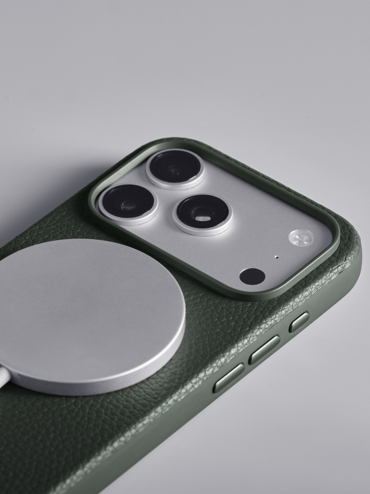 Woolnut Leather Case for iPhone 18 Pro Max - Green