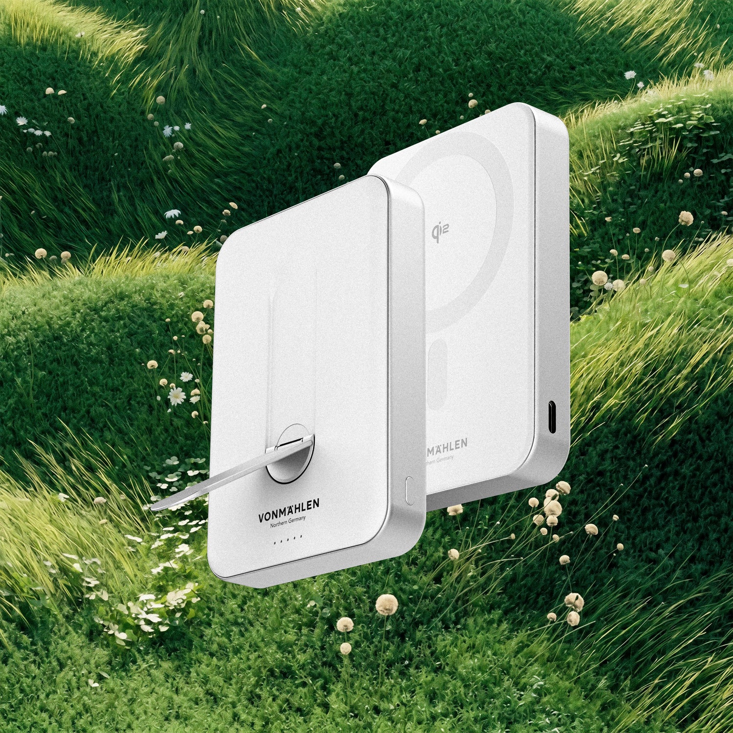Vonmahlen Evergreen Mag 10,000 mAh 15W Power Bank with Kickstand - White